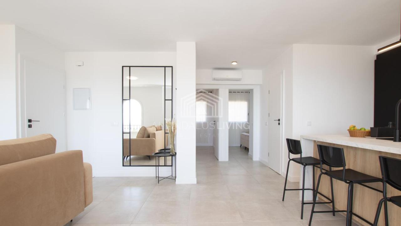 Panoramic Sea Views And Direct Access To The Beach From The Community In Torrenueva Malaga Exterior photo