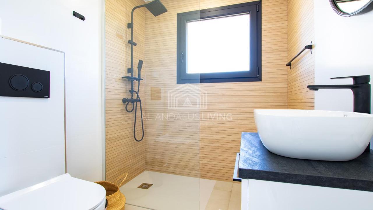 Panoramic Sea Views And Direct Access To The Beach From The Community In Torrenueva Apartment Malaga Exterior photo