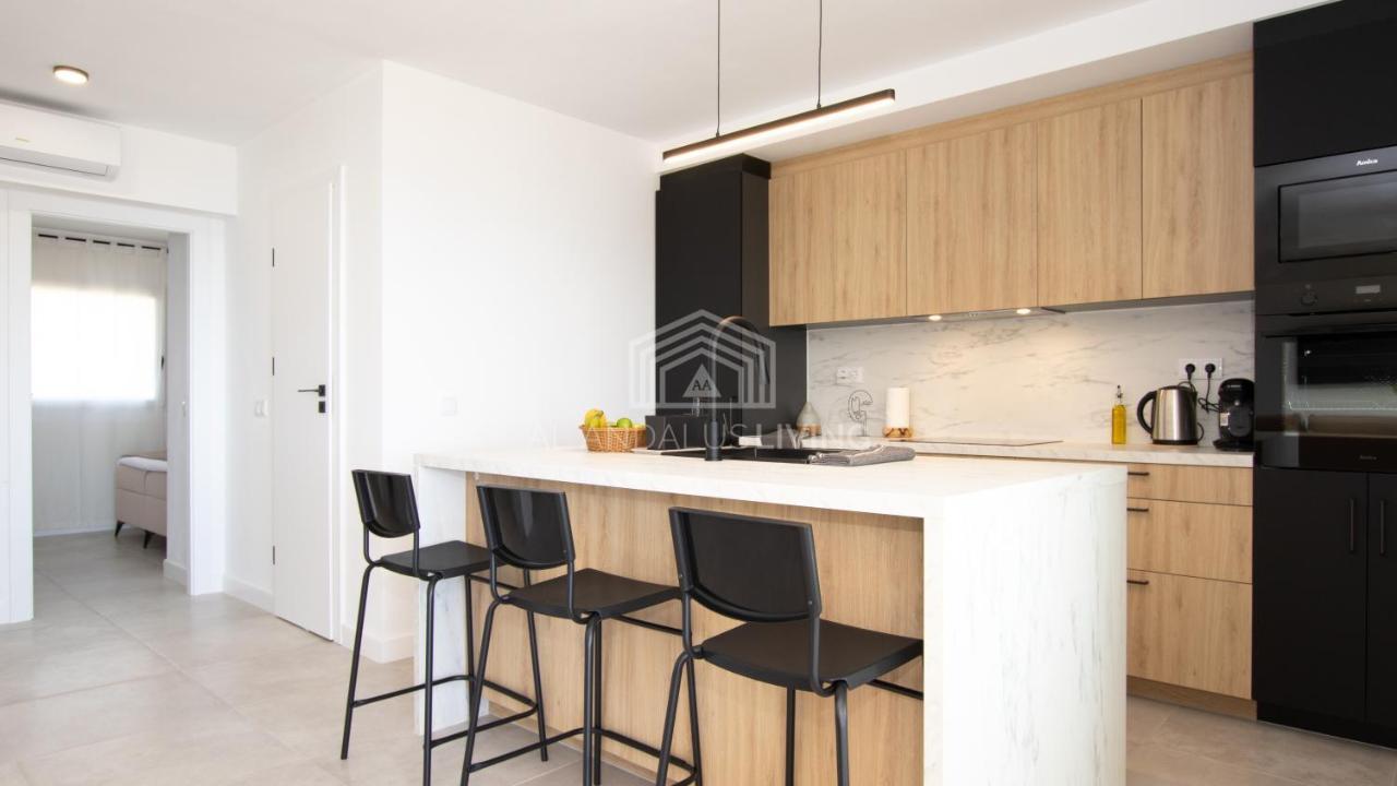 Panoramic Sea Views And Direct Access To The Beach From The Community In Torrenueva Apartment Malaga Exterior photo