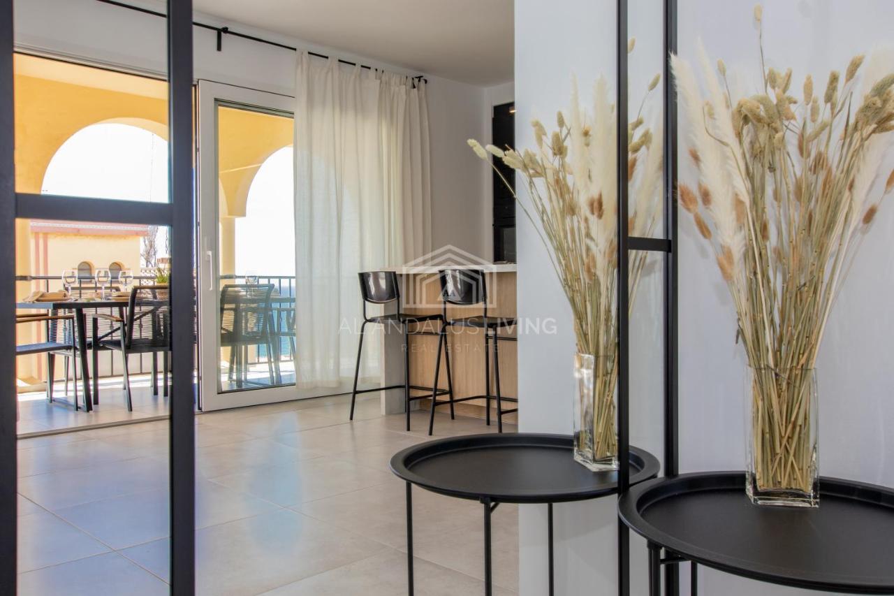 Panoramic Sea Views And Direct Access To The Beach From The Community In Torrenueva Apartment Malaga Exterior photo